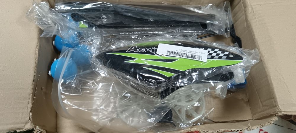 Helicóptero RC quase sem uso