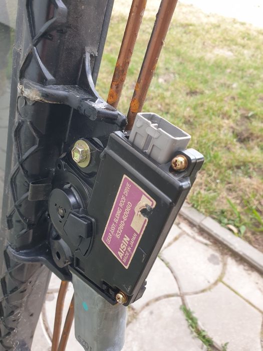 Продам люк від тойота ленд крузер 100,лексус lx470