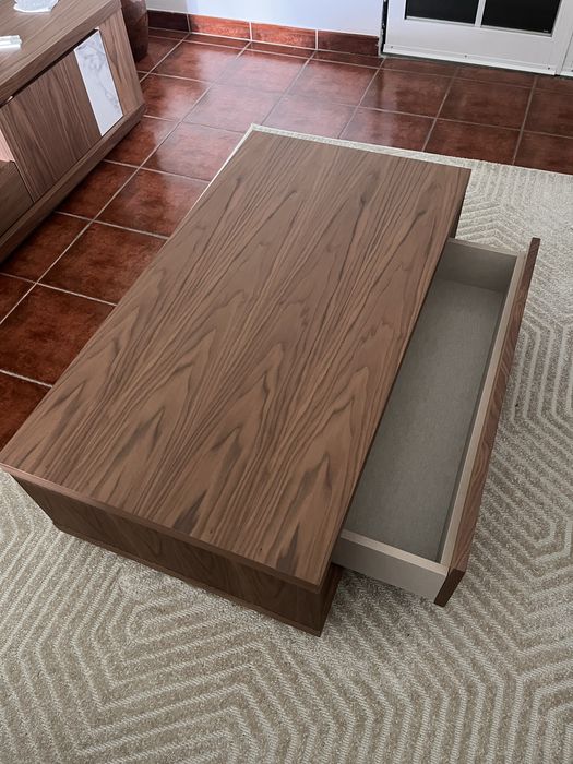 Mesa de centro em Nogueira NOVA
