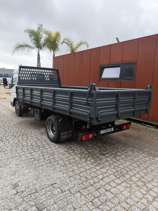 Carrinha mitsubishi canter tribasculante