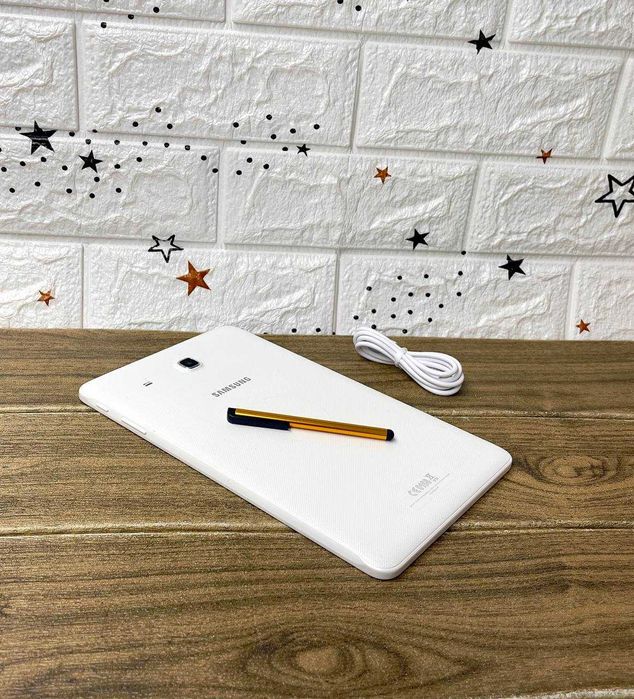 Планшет Samsung 10 дюймів