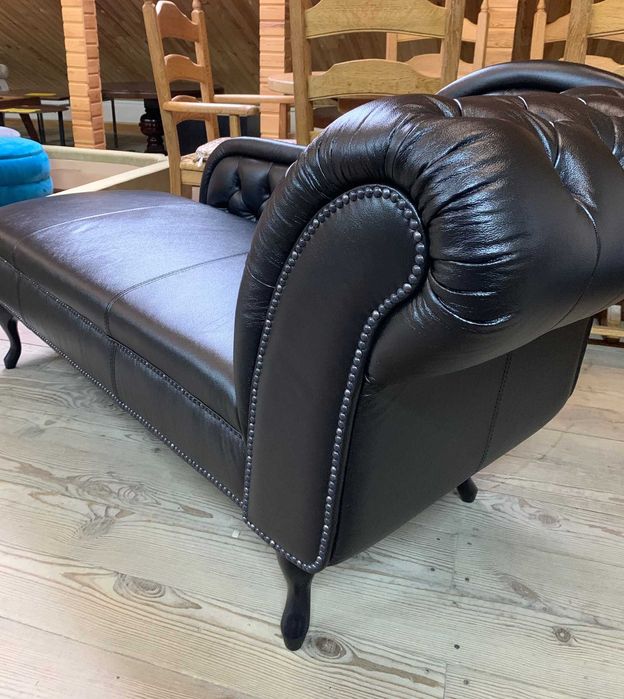 Шкіряна софа честер