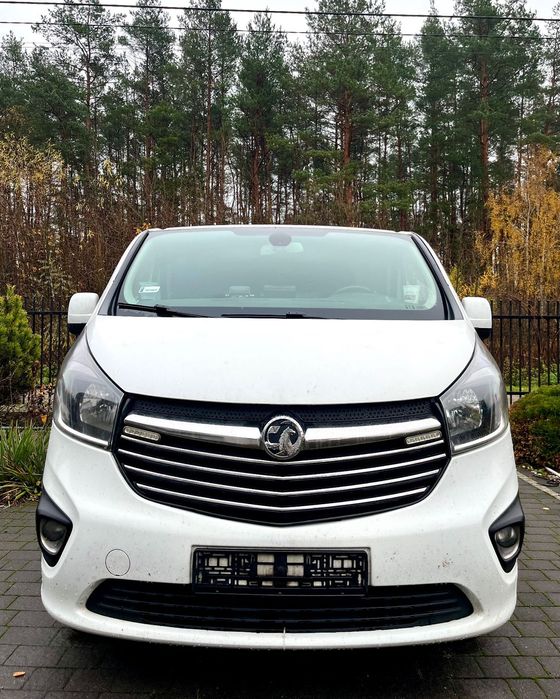 Opel Vivaro  Vauxhall Vivaro 1.6 CDTI 2016 r. • Bogata wersja wyposażenia • VAT 23%