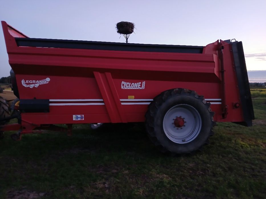 2016 rok W idealnym stanie  Legrand cyclone rozrzutnik do obornika 12t