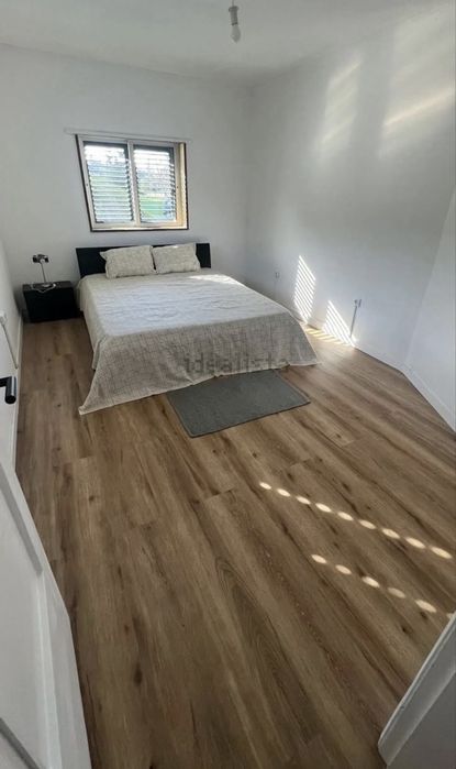 Alugo quarto na costa