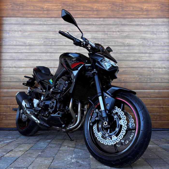 Продам мотоцикл Kawasaki Z900 (0440)