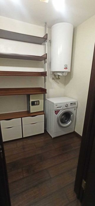 Продаж 3-х кімнатної квартири з ремонтом та меблями