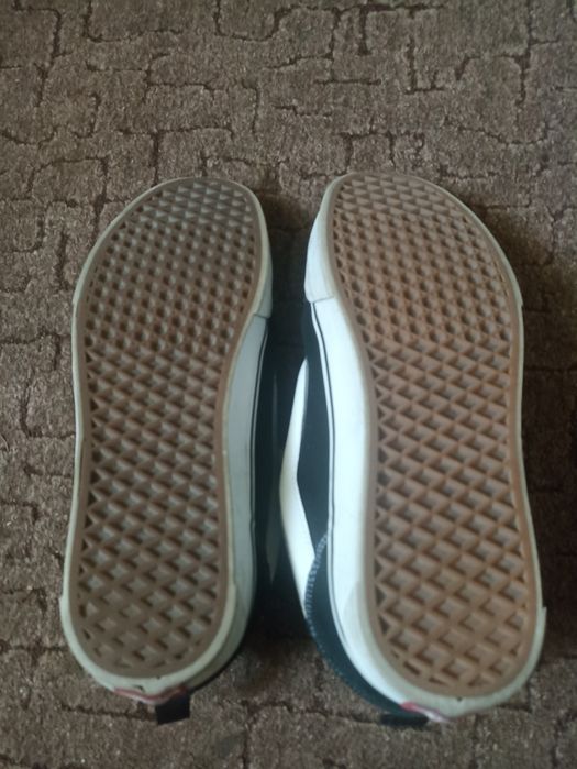 Кеди Vans.            .