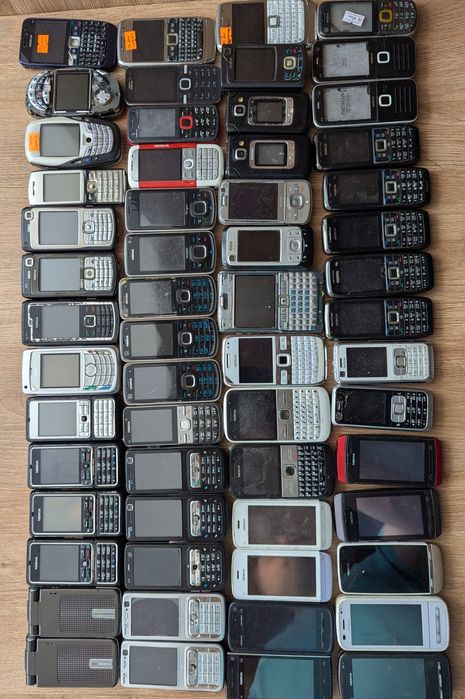 Nokia 3250 та 5700 та інші