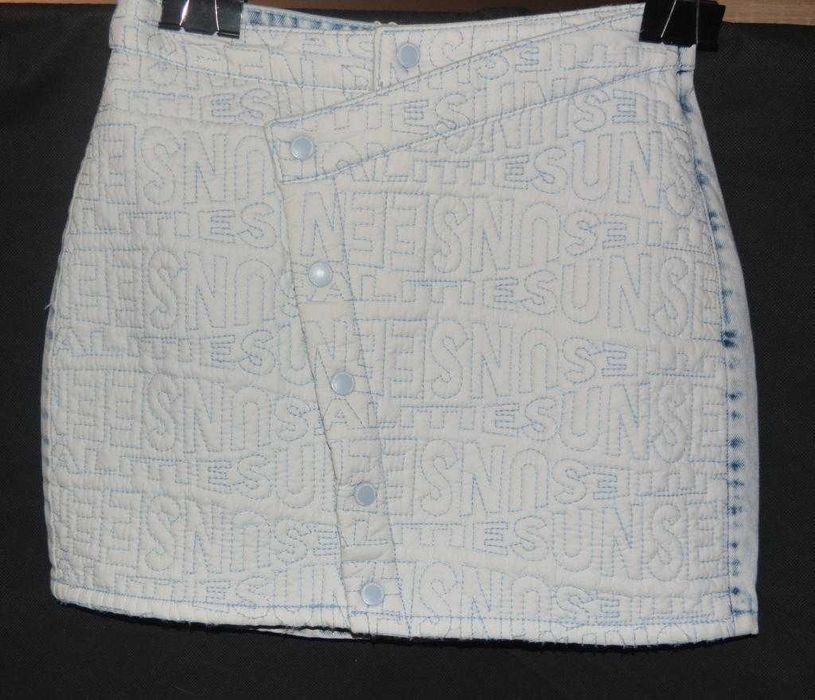 Pikowana spódnica Bershka z jeansowy tyłem 36