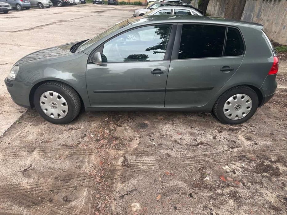 Продам Volkswagen Golf 5 • 2004 рік • 1.6 FSI