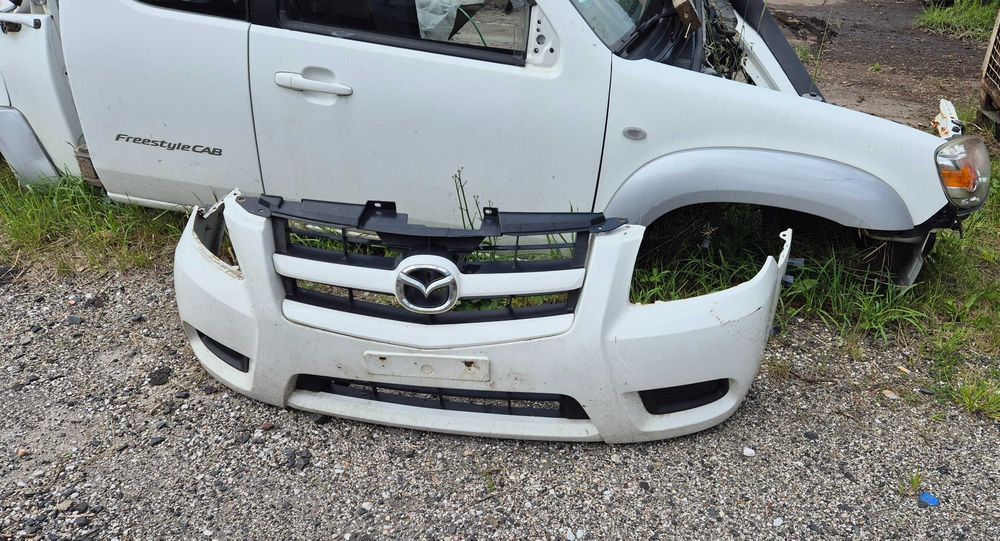 MAZDA BT50 I Zderzak Przedni Przód Kompletny UB9B50031
