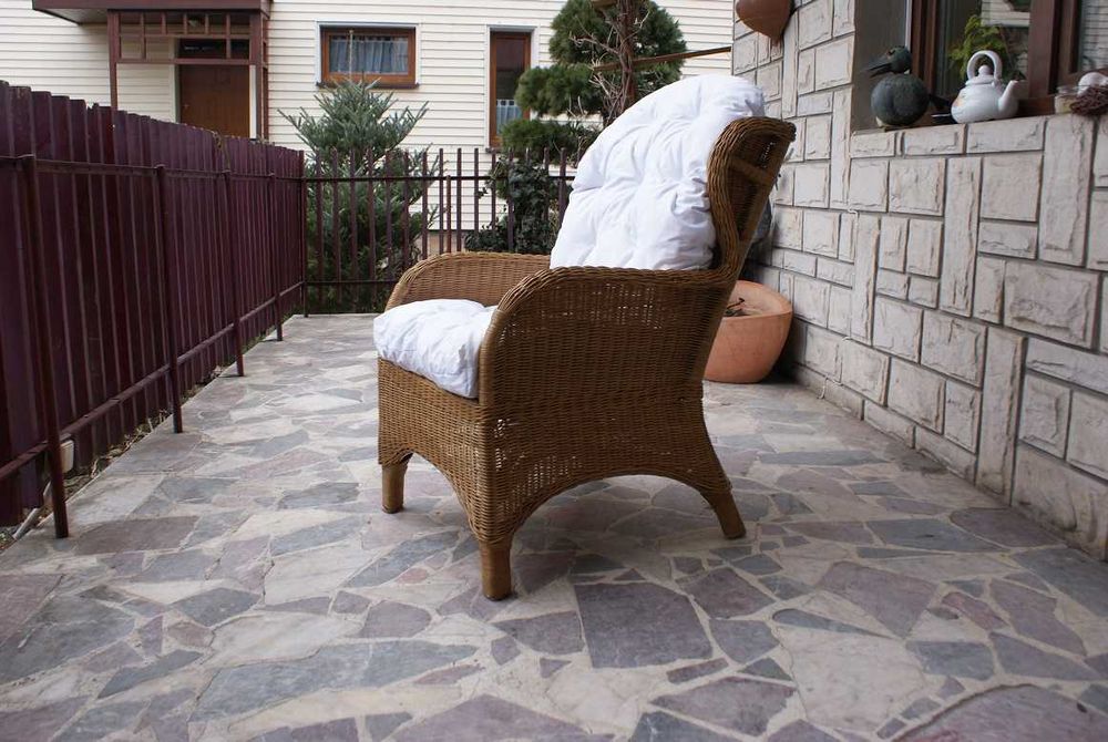 Fotel z Jasnego Ratanu ! Stan idealny nowa poduszka !