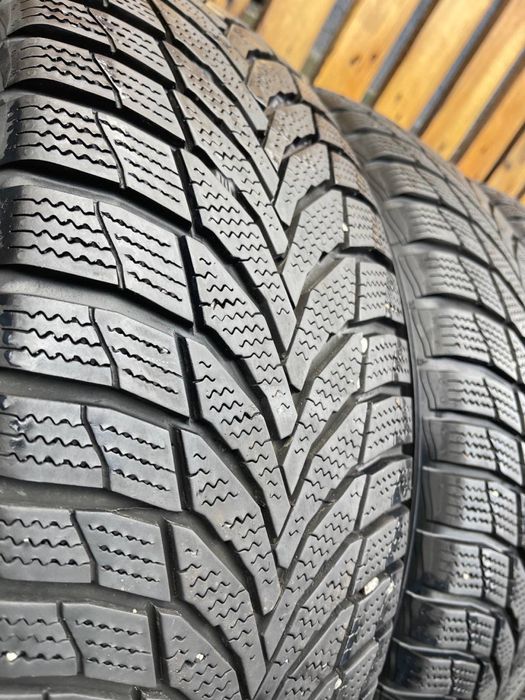 Б/у шини 235/65 r17 Nexen 22 рік