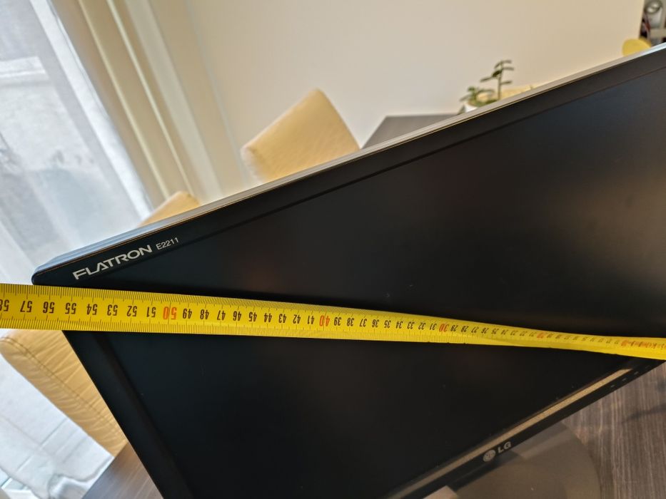 Monitor LG Flatron E2211