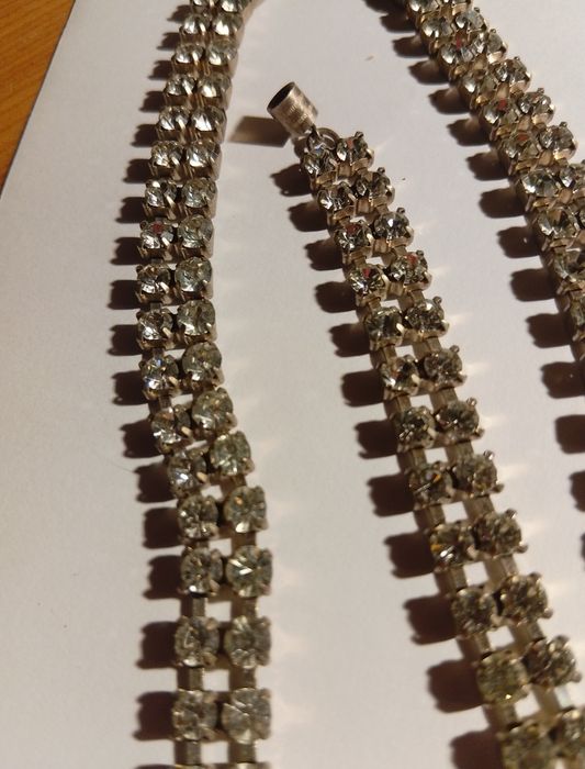 Colar lindo com pedrinhas semipreciosas