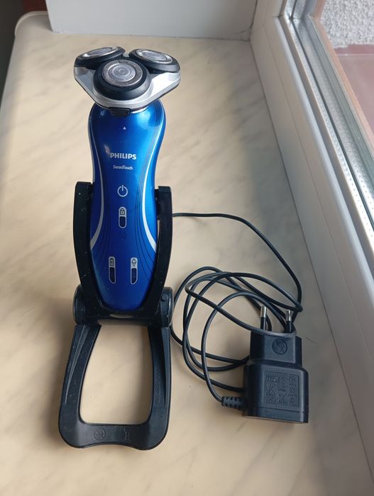 Електро бритва PHILIPS.