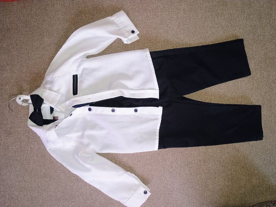 Продам класичний костюм для хлопчика 86 р (12-18 місяців)