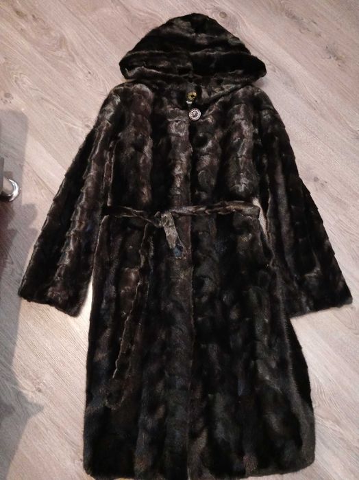 Чорна норкова шуба,в гарному стані