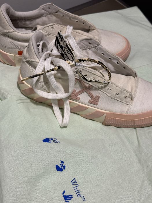 Кеди OFF WHITE рожеві після хімчистки