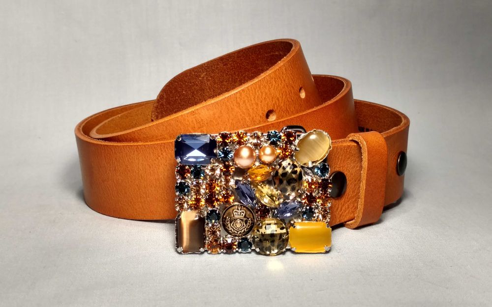 Женский кожаный ремень с камнями Англия.