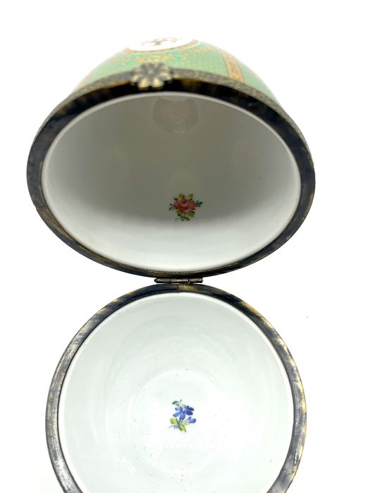 Grande ovo estilo Fabergé antigo