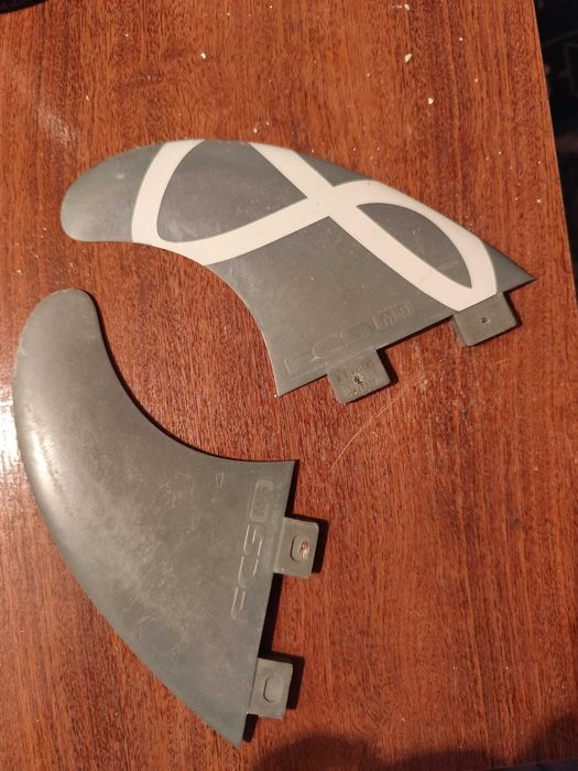 Prancha de Surf Pigmeu 7’2 Hybrid com capa + Acessórios (FCS)