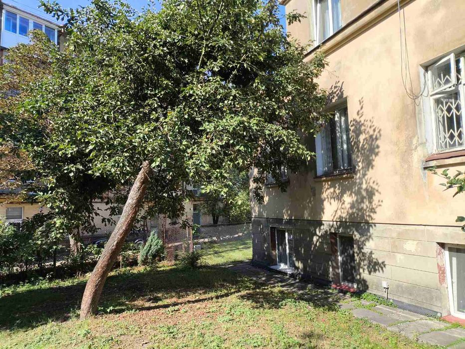 Продаж будинку по вул.Яворівська 2, бічна вул.Шевченка