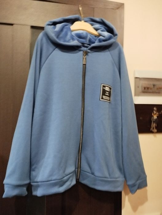 Продам костюм на флисе +ветровка54, 56 размер