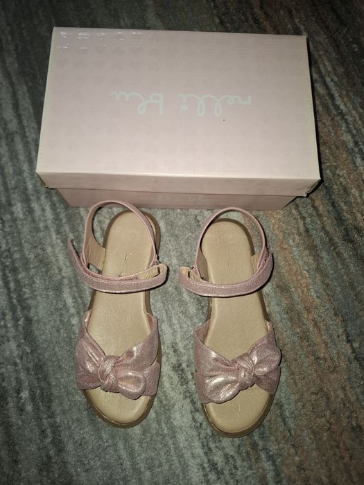 Sandały dla dziewvzynki buty
