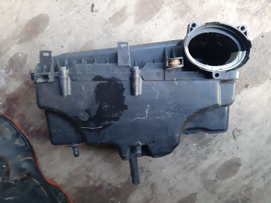 Citroen C4 I 04-10r. 1.6hdi obudowa filtra powietrza