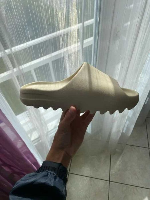 adidas Yeezy Slide .46