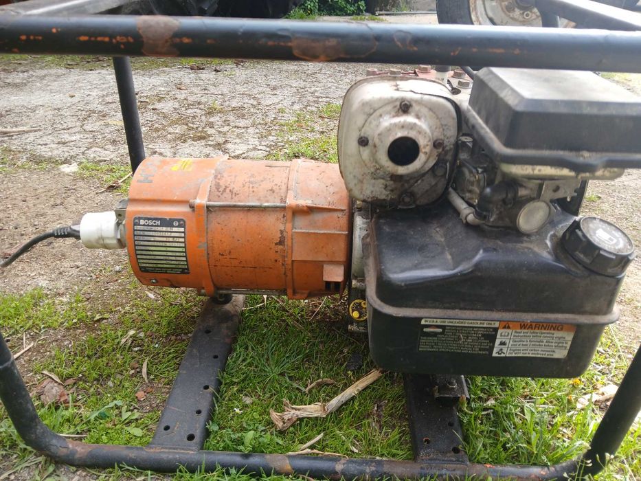 Gerador Bosch 5cv - Revisto e a debitar 220V estáveis