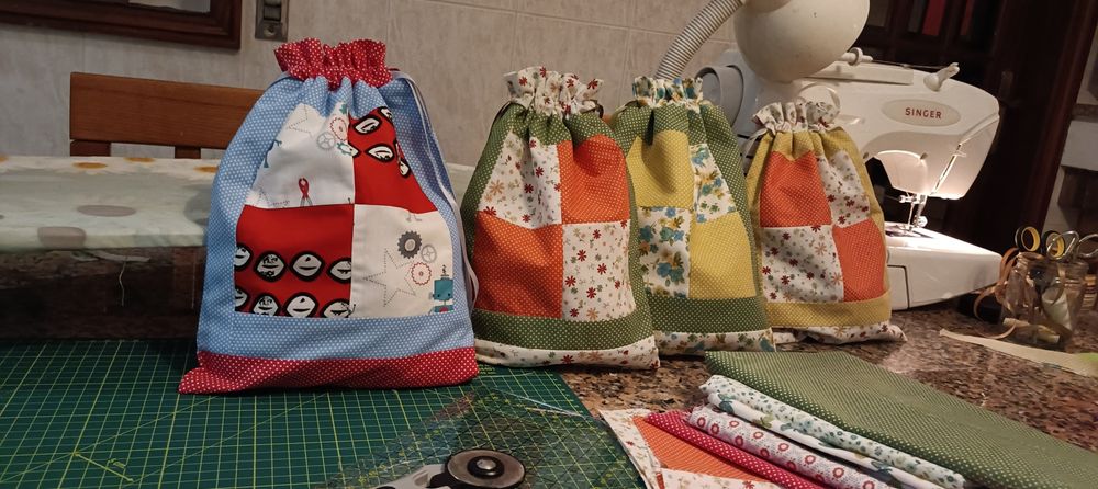 Saquinhos em algodão, forrados.forrados.