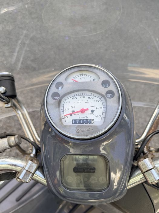 Vespa GTV 250 ie azul