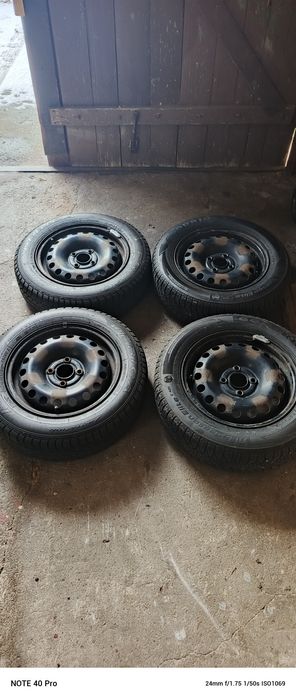 Komplet kół z oponami zimowymi do VW