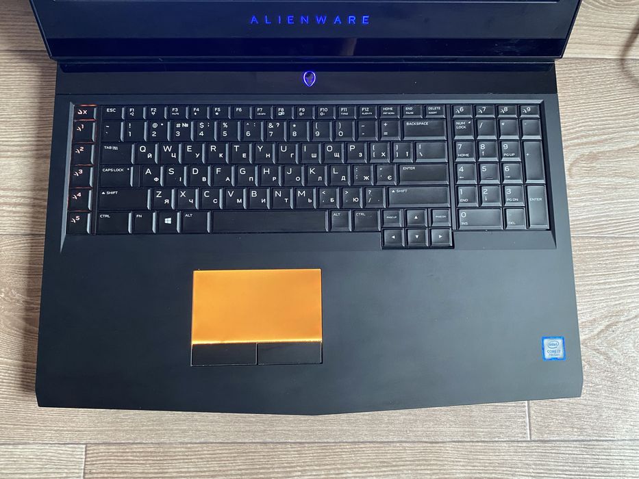 Dell Alienware 17 R4 | i7 7700hq | gtx 1070 | 16gb | 256gb+1tb | QHD ...