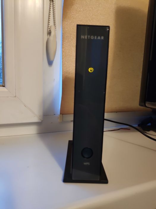 Netgear WNR2000 V4 4-Port 10/100 Wireless N Router (N300)