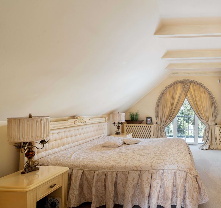 piekna narzuta na łóżko 200x220 plus falbana 45 cm