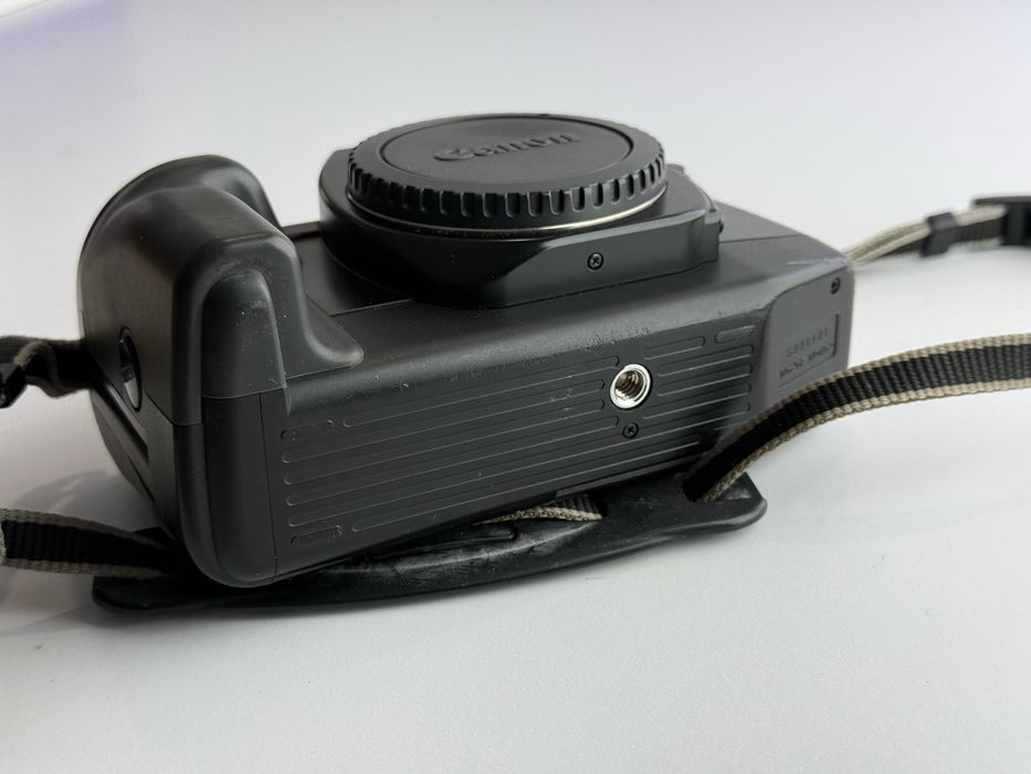 Продам фотоапарат Canon EOS 650