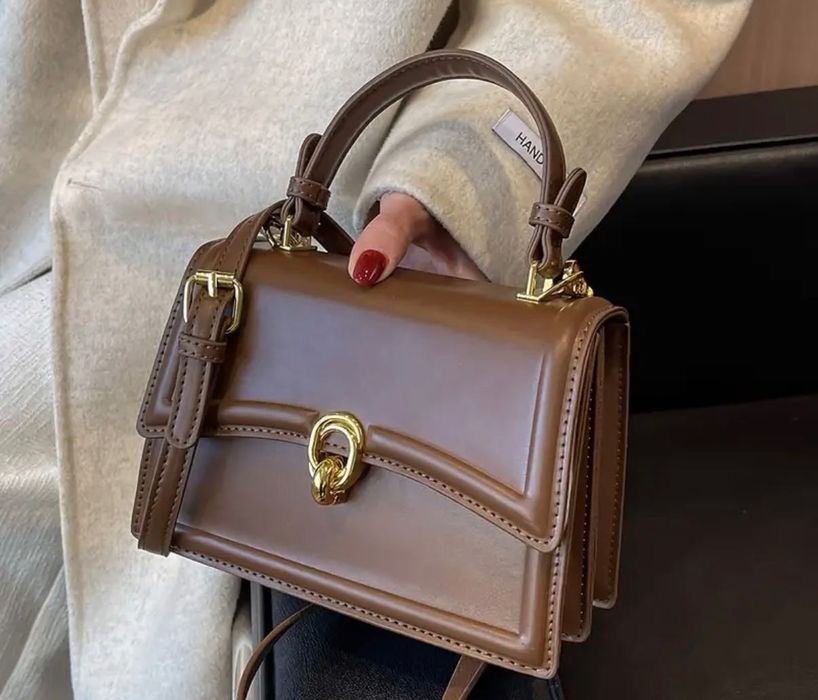 Жіноча стильна сумка, в трендовому кольорі