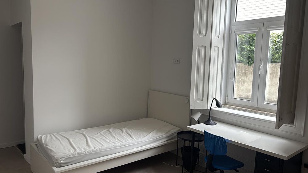 Quarto junto ao Hospital S. João