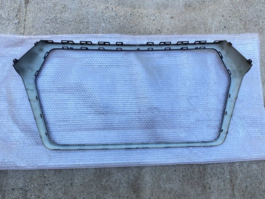 Audi q7 4m0 хром решетки радиатора чёрный