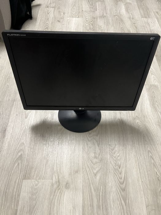 Продам монитор LG в хорошем состоянии