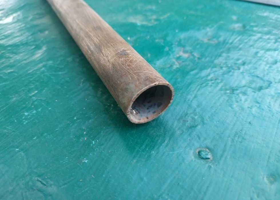 Трубка медная с холодильника.