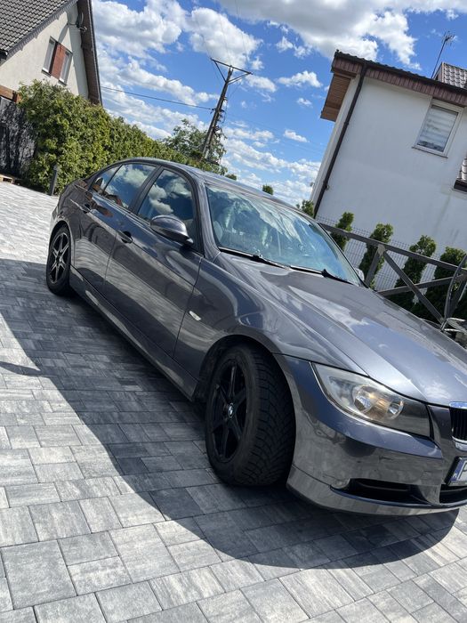 Bmw E90 Benzyna 2005 r