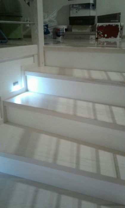 Schody drewniane samonośne i na beton.
