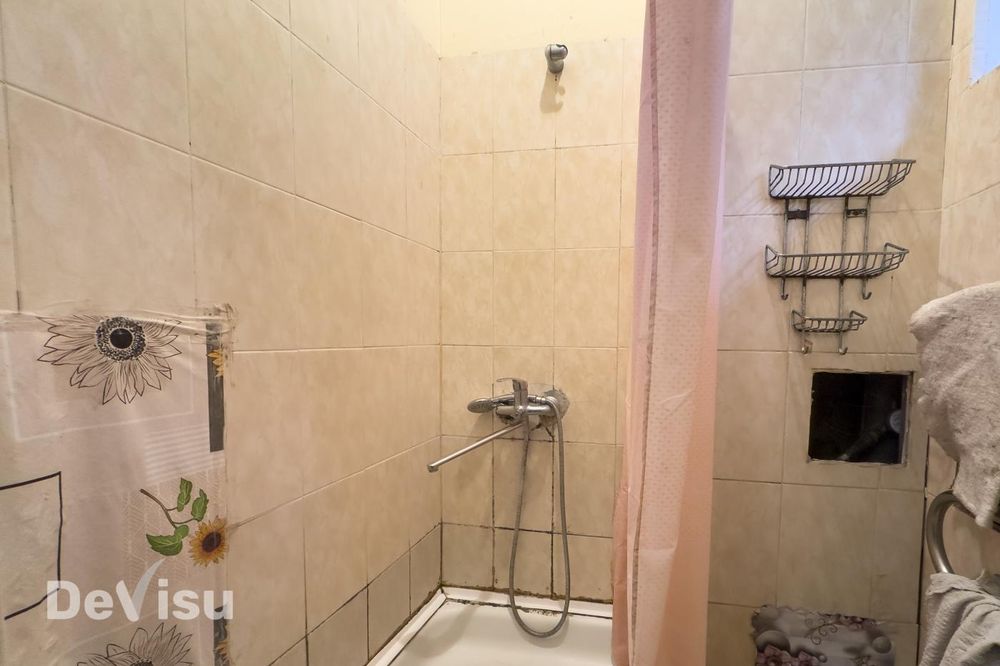 Продаж кімнати в центрі, вул. Володимирська