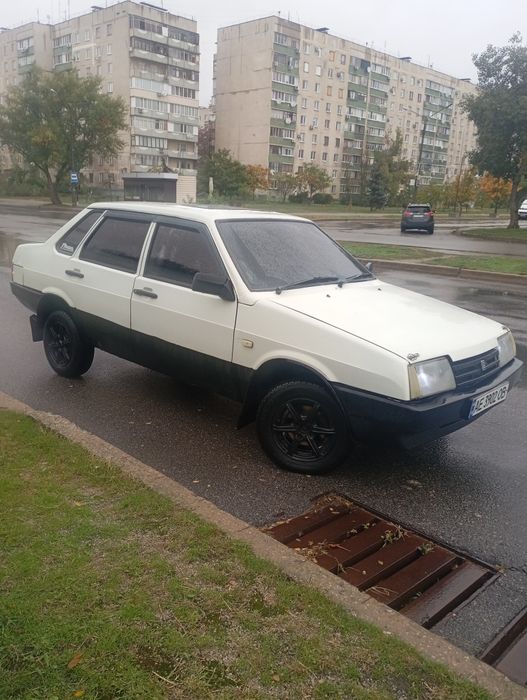 Продам ВАЗ 2199 900