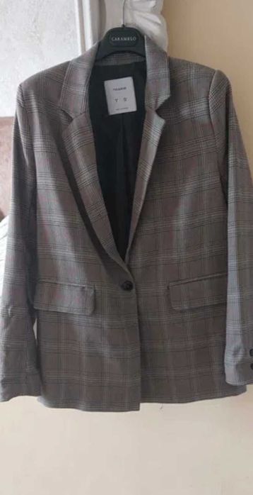 Blaser pull&bear, blanco.